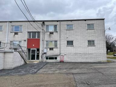 Main picture of 215 W 4th St