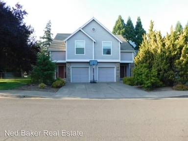 Main picture of 673 Pinehurst Ave NE