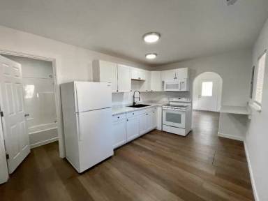 Main picture of 922 W Emma Ave