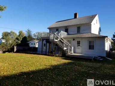 Main picture of 469 Main St