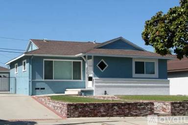 Main picture of 5019 Merrill St