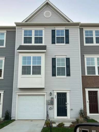 Main picture of 37 Extrovert Dr