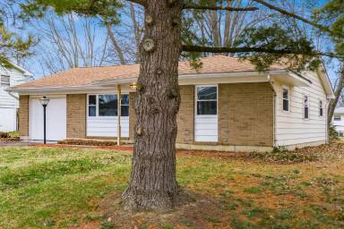 Main picture of 6624 Carriage Ln