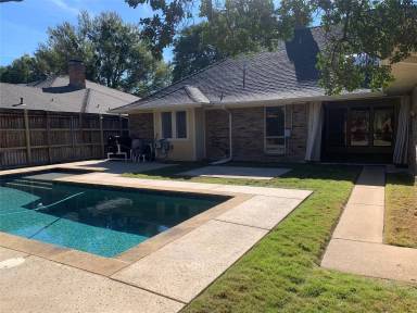 Main picture of 12112 Cross Creek Dr
