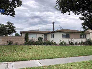 Main picture of 919 S Basque Ave
