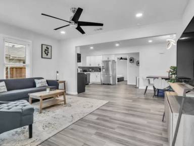 Main picture of 2521 Amelia St