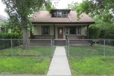 Main picture of 710 2nd Ave SW