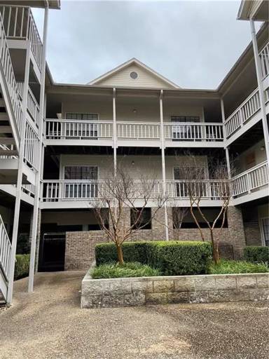 Main picture of 715 W 22nd 1/2 St