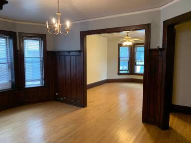 Main picture of 1838 N Oakland Ave