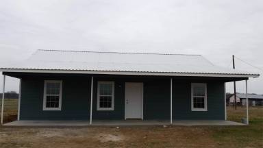 Main picture of 2000 Hill County Road 1414