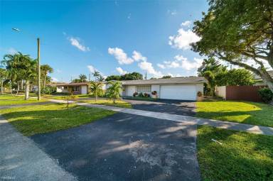Main picture of 5224 Adams St