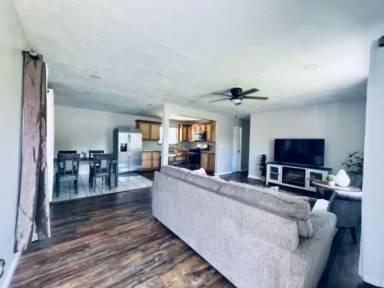 Main picture of 417 Ehehene Pl