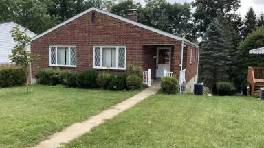 Main picture of 19 Pioneer Ave