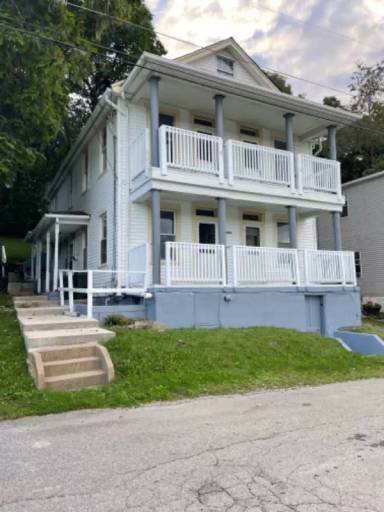 Main picture of 5865 Madison Ave