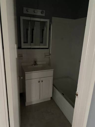 Main picture of 214 Marshall St