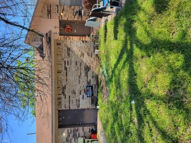 Main picture of 2703 Sprucewood St