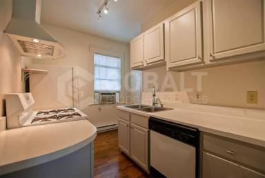 Main picture of 883 Monroe Dr NE