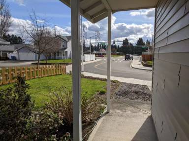 Main picture of 12422 NE 19th St