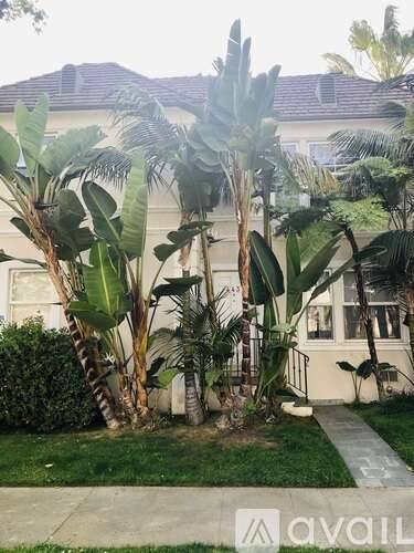 Main picture of 443 N Orange Grove Ave
