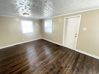 Main picture of 3154 Foltz St