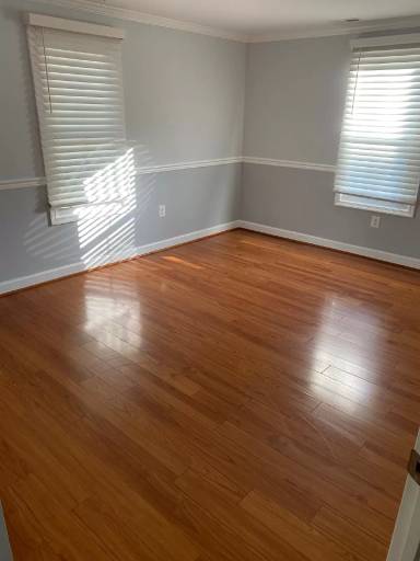 Main picture of 438 Main St
