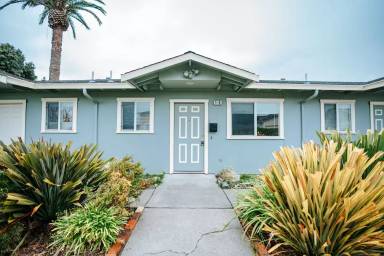 Main picture of 1 Simpson St