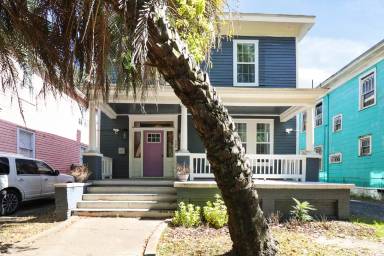 Main picture of 608 W 37th St