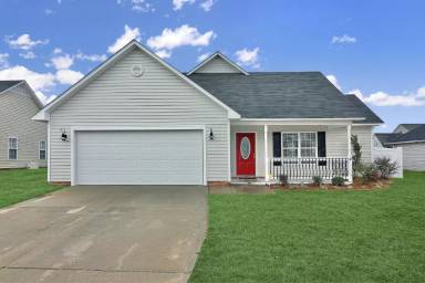 Main picture of 162 Huntington Dr