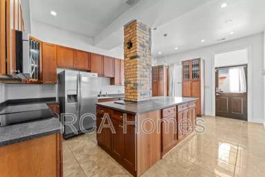 Main picture of 1006 Lexington Ave