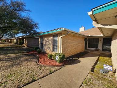 Main picture of 215 Silver Creek Dr