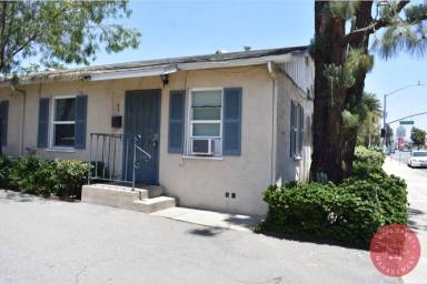 Main picture of 682 E Main St