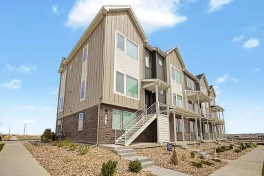 Main picture of 707 Saddle Dr