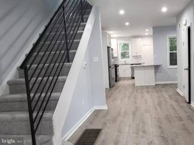 Main picture of 5652 Beaumont Ave