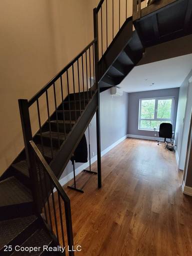 Main picture of 25 Cooper St