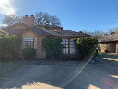 Main picture of 303 Shady Valley Dr