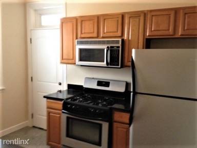 Main picture of 2440 N Hamlin Ave