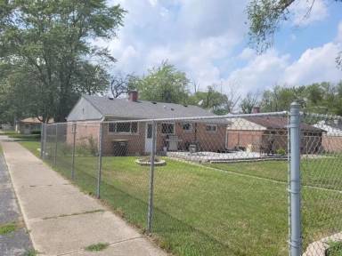 Main picture of 17957 Oakwood Ave