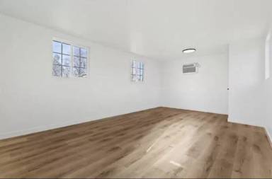 Main picture of 2426 W Ona St