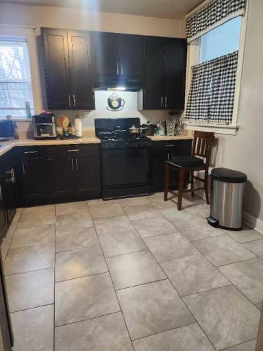 Main picture of 7258 S Lafayette Ave
