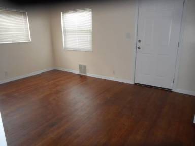 Main picture of 2320 White Oak Ave