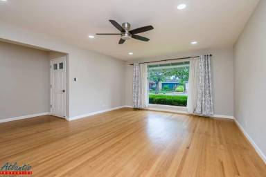 Main picture of 645 Derby Ct