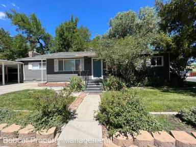 Main picture of 402 W Sixth St