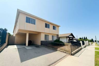 Main picture of 1434 S Orange Dr