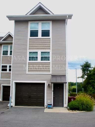 Main picture of 2802 W Walnut St