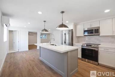 Main picture of 541 42nd St