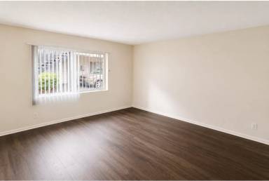 Main picture of 605 W 80th St
