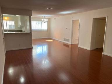 Main picture of 1065 S Holt Ave
