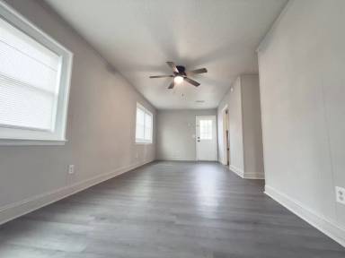 Main picture of 836 White Oak Dr