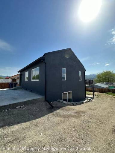 Main picture of 708 N Baker Ave