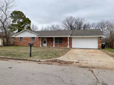 Main picture of 932 W Lovers Ln